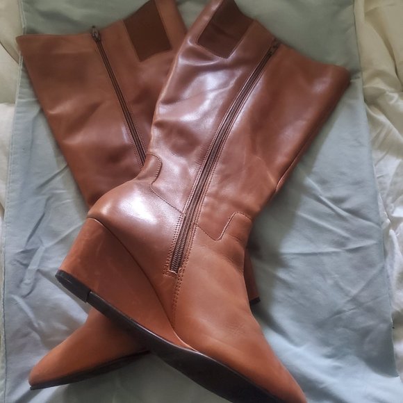 Rose Petals, Size 10 Brown Leather Boots, Wide Calf - Picture 3 of 3